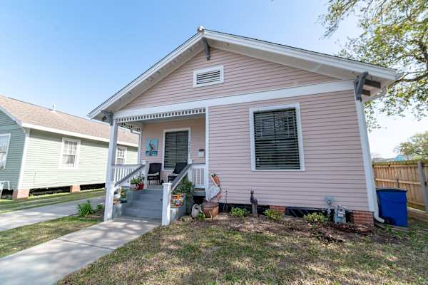 House sit in Galveston, TX, US