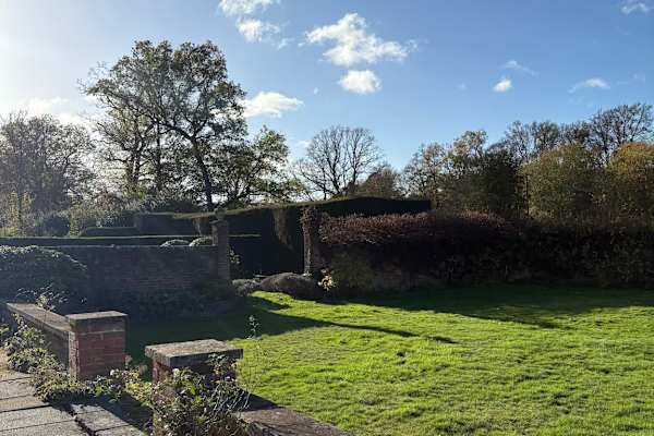 House sit in Newbury, United Kingdom