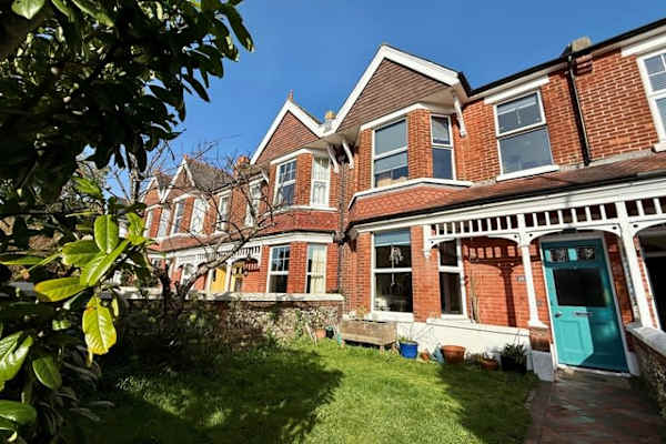 House sit in Eastbourne, United Kingdom