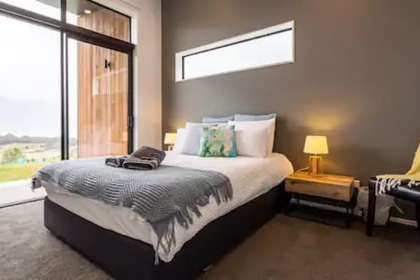 House sit in Queenstown, New Zealand