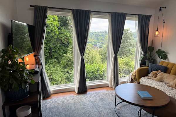 House sit in West Linn, OR, US