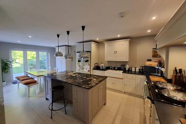 House sit in West Byfleet, United Kingdom