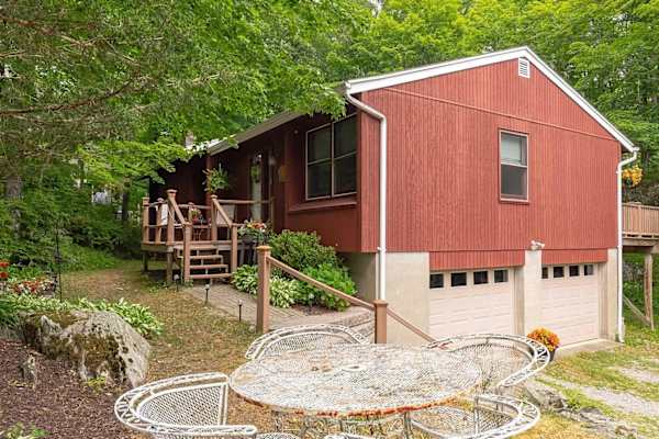 House sit in Hyde Park, NY, US