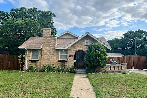 House sit in Fort Worth, TX, US