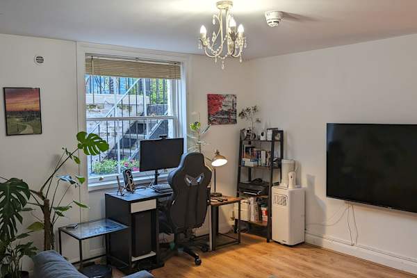 House sit in Primrose Hill, United Kingdom