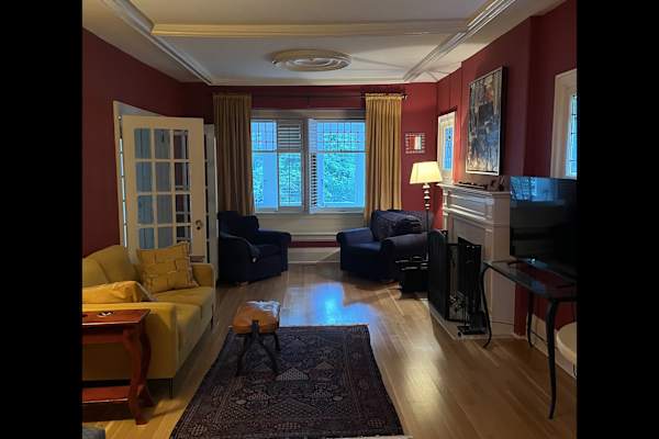 House sit in Toronto, ON, Canada