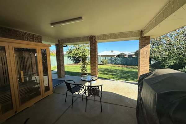 House sit in Oura, NSW, Australia