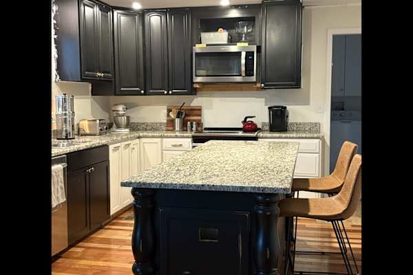 House sit in Mountain City, TN, US