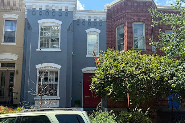 House sit in Washington, D.C., Washington, D.C., US