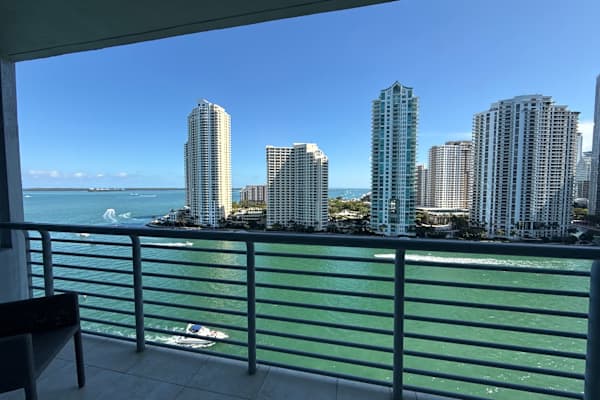 House sit in Miami, FL, US