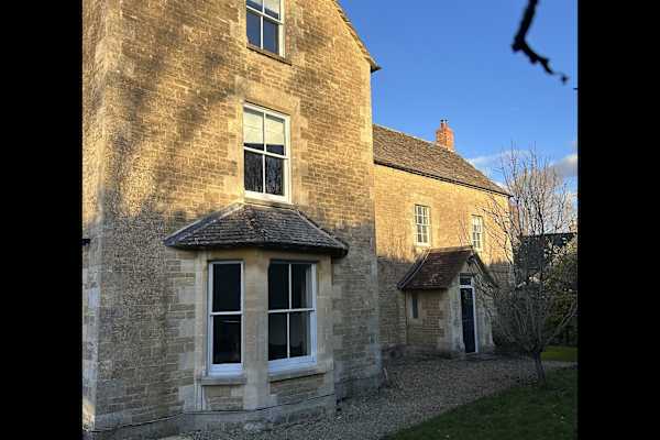 House sit in Cirencester, United Kingdom