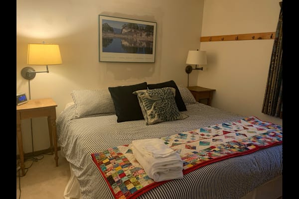 House sit in Collingwood, ON, Canada