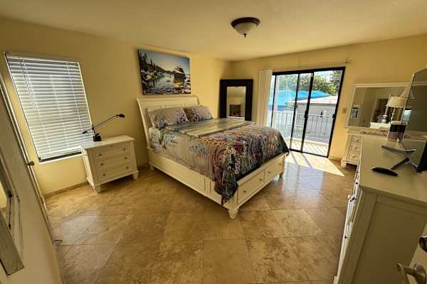 House sit in Coronado, CA, US