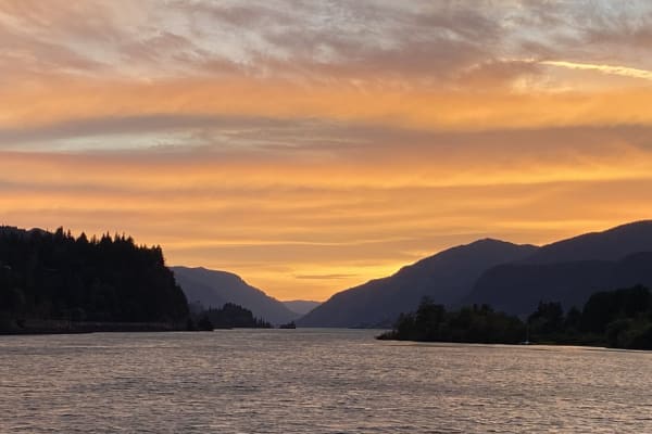 House sit in Hood River, OR, US