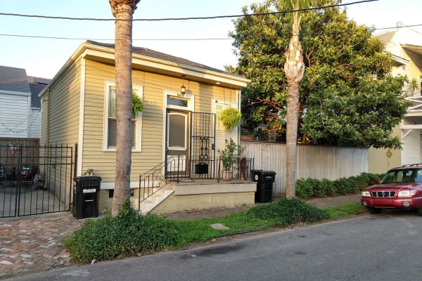 House sit in New Orleans, LA, US