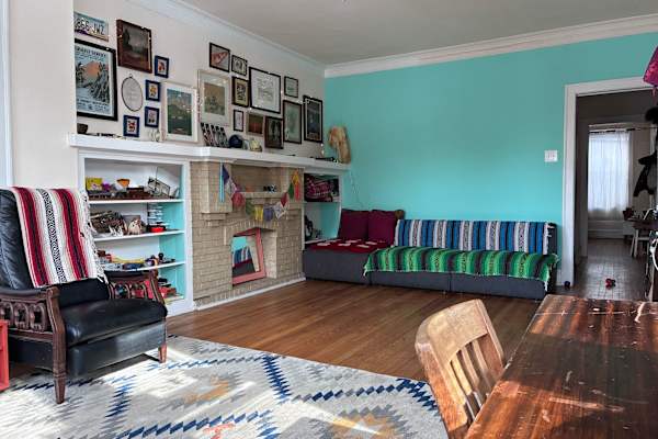 House sit in Chicago, IL, US