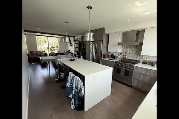 House sit in Seattle, WA, US