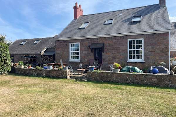 House sit in Saint Helier, Jersey