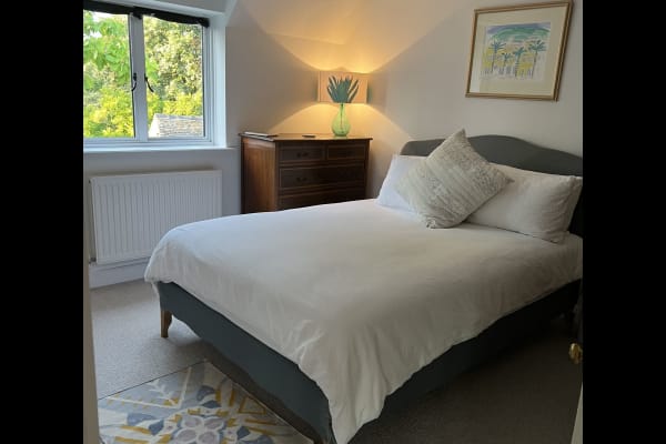 House sit in Cirencester, United Kingdom