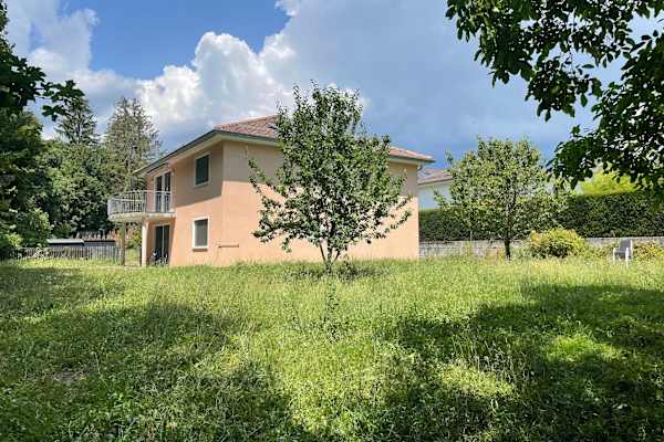 House sit in Vich, Switzerland