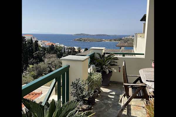 House sit in Batsíon, Greece