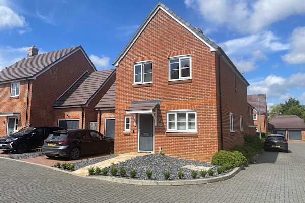 House sit in Grendon Underwood, United Kingdom