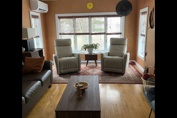 House sit in Fredericton, NB, Canada