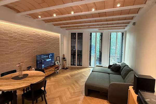 House sit in Barcelona, Spain