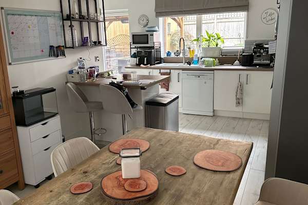 House sit in Bordon, United Kingdom
