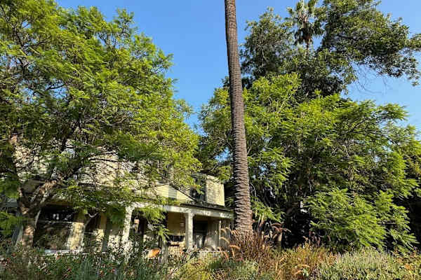 House sit in Pasadena, CA, US