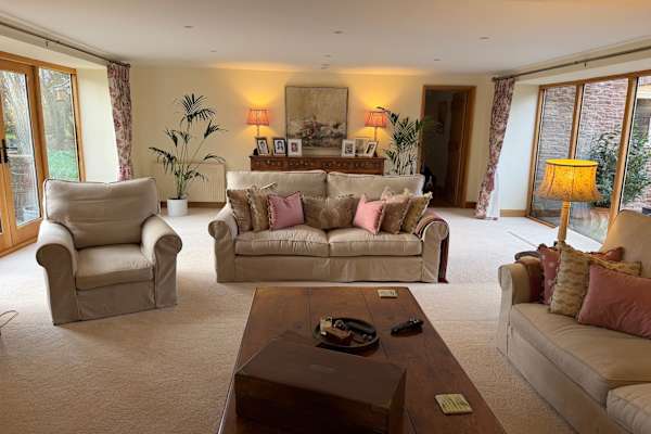 House sit in Ross on Wye, United Kingdom