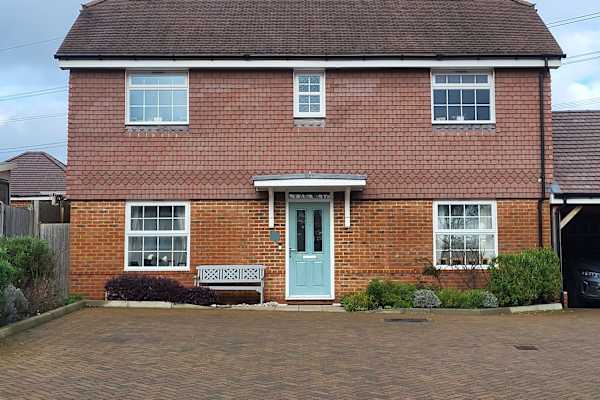 House sit in Billingshurst, United Kingdom