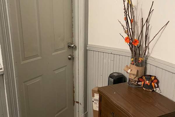 House sit in Staten Island, NY, US