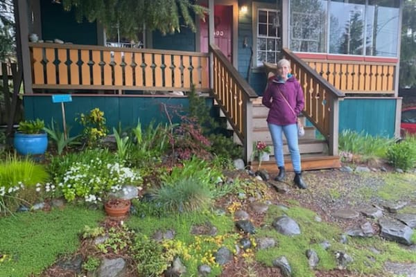 House sit in Cumberland, BC, Canada