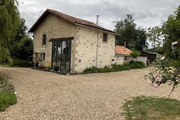 House sit in Poitiers, France