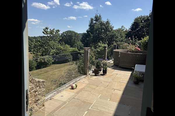 House sit in Haslemere, United Kingdom