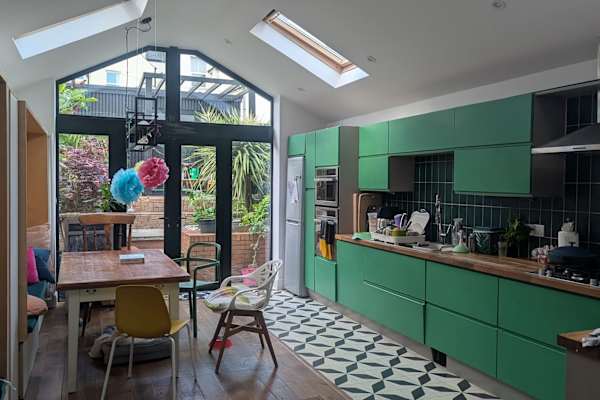 House sit in Cardiff, United Kingdom