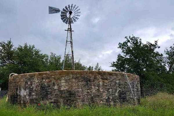 House sit in San Saba, TX, US