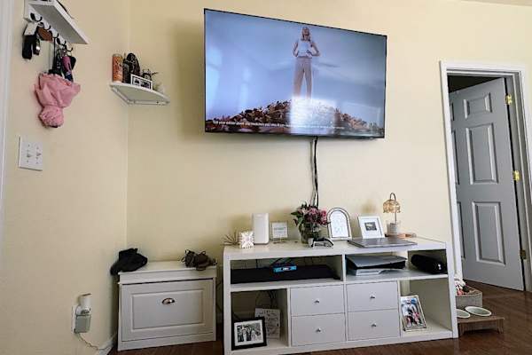 House sit in Fort Bragg, CA, US