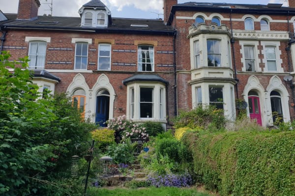 House sit in Leeds, United Kingdom