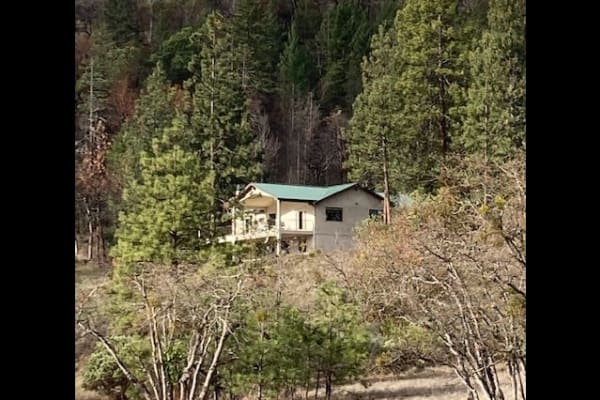 House sit in Eagle Point, OR, US