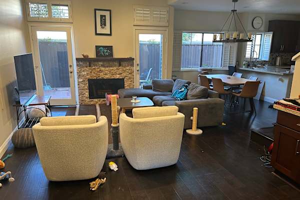 House sit in Pasadena, CA, US