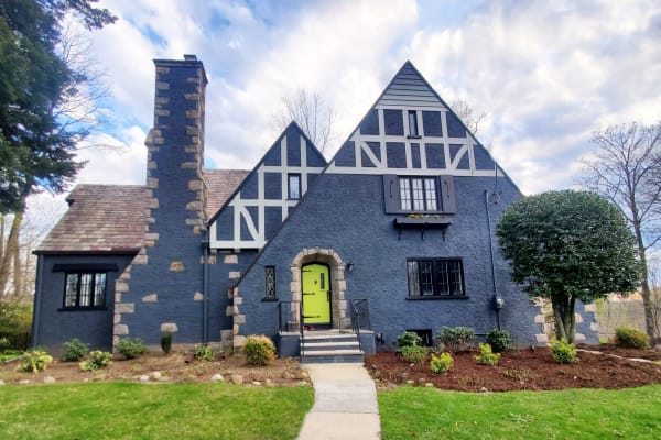 House sit in New Rochelle, NY, US