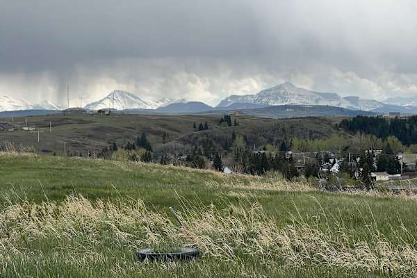 House sit in Pincher Creek, AB, Canada
