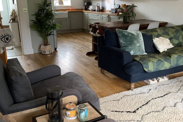 House sit in Southwater, United Kingdom