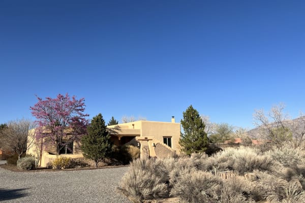 House sit in Corrales, NM, US
