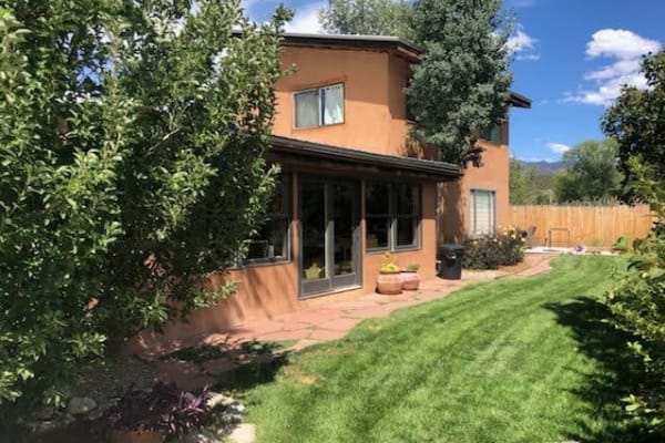 House sit in Arroyo Hondo, NM, US