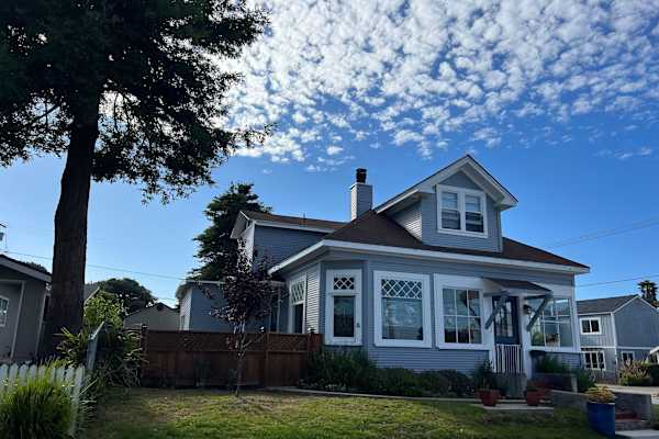 House sit in Pacific Grove, CA, US