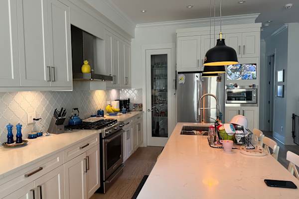 House sit in North Vancouver, BC, Canada