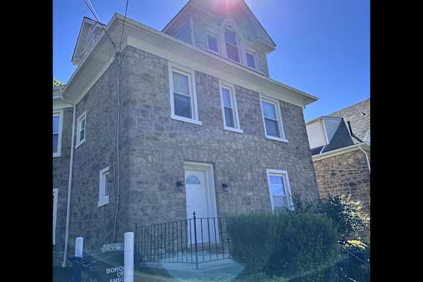 House sit in Ambler, PA, US